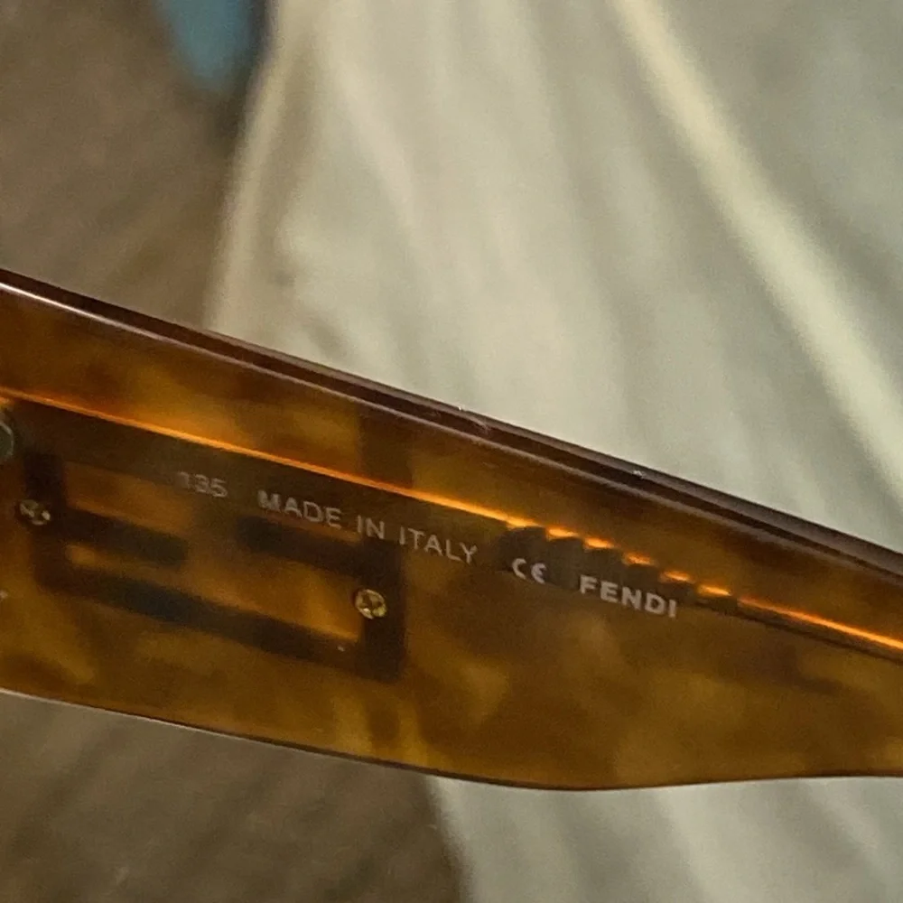 Fendi sunglasses - Picture 8 of 15
